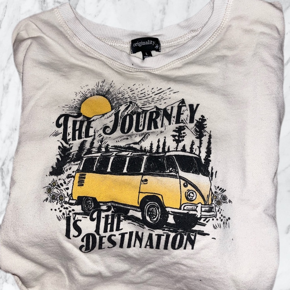 Quote graphic long sleeve tee cream white crop top Women’s junior’s large